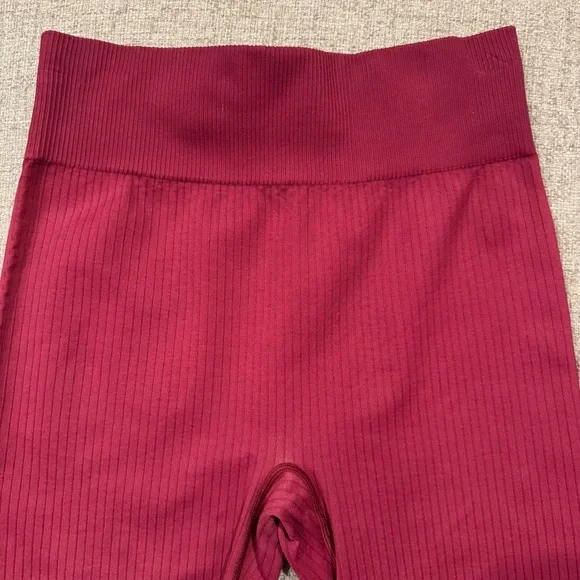 THE UPSIDE Ombre Ribbed Seamless Leggings - Burgundy/Cream - Size S (Fits 4)